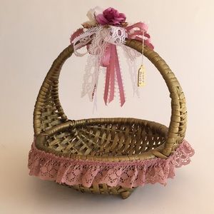 Small Lace-trimmed Wicker Basket